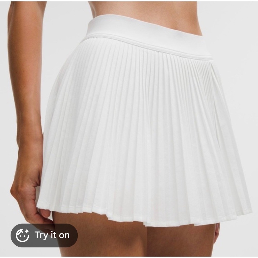 Lululemon Varsity Pleated Skirt White Tennis Golf Mini Athletic Skort Size 2